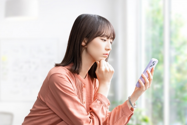 浮気の証拠がなく探偵への相談を検討している女性